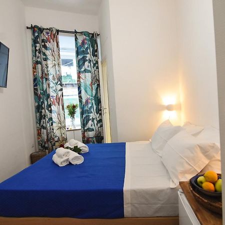 La Dimora Di Artemide B&B เนเปิลส์ ภายนอก รูปภาพ