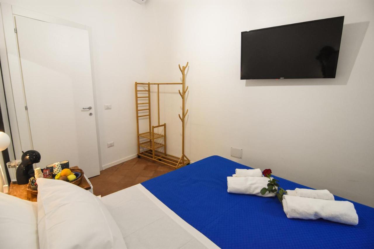 La Dimora Di Artemide B&B เนเปิลส์ ภายนอก รูปภาพ