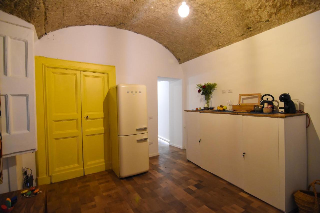 La Dimora Di Artemide B&B เนเปิลส์ ภายนอก รูปภาพ