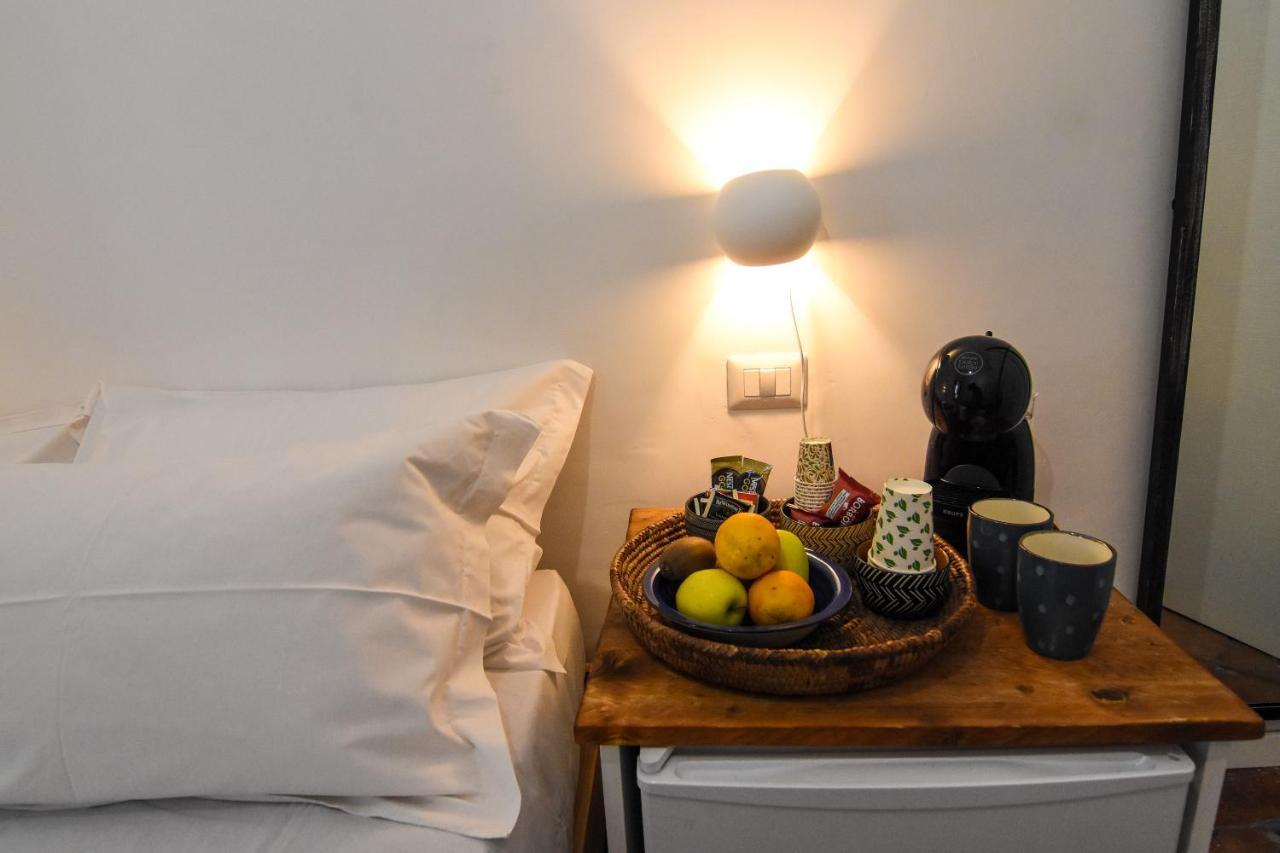 La Dimora Di Artemide B&B เนเปิลส์ ภายนอก รูปภาพ