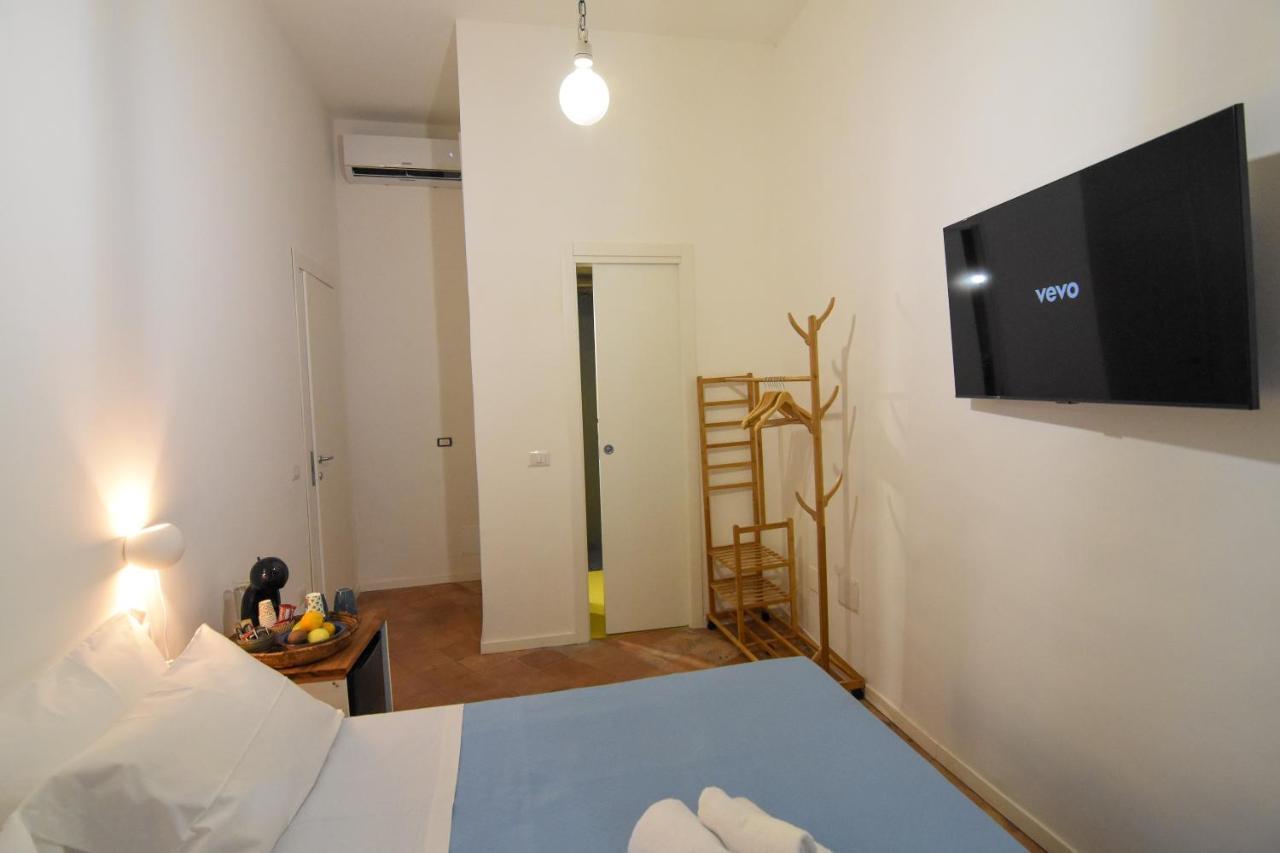La Dimora Di Artemide B&B เนเปิลส์ ภายนอก รูปภาพ