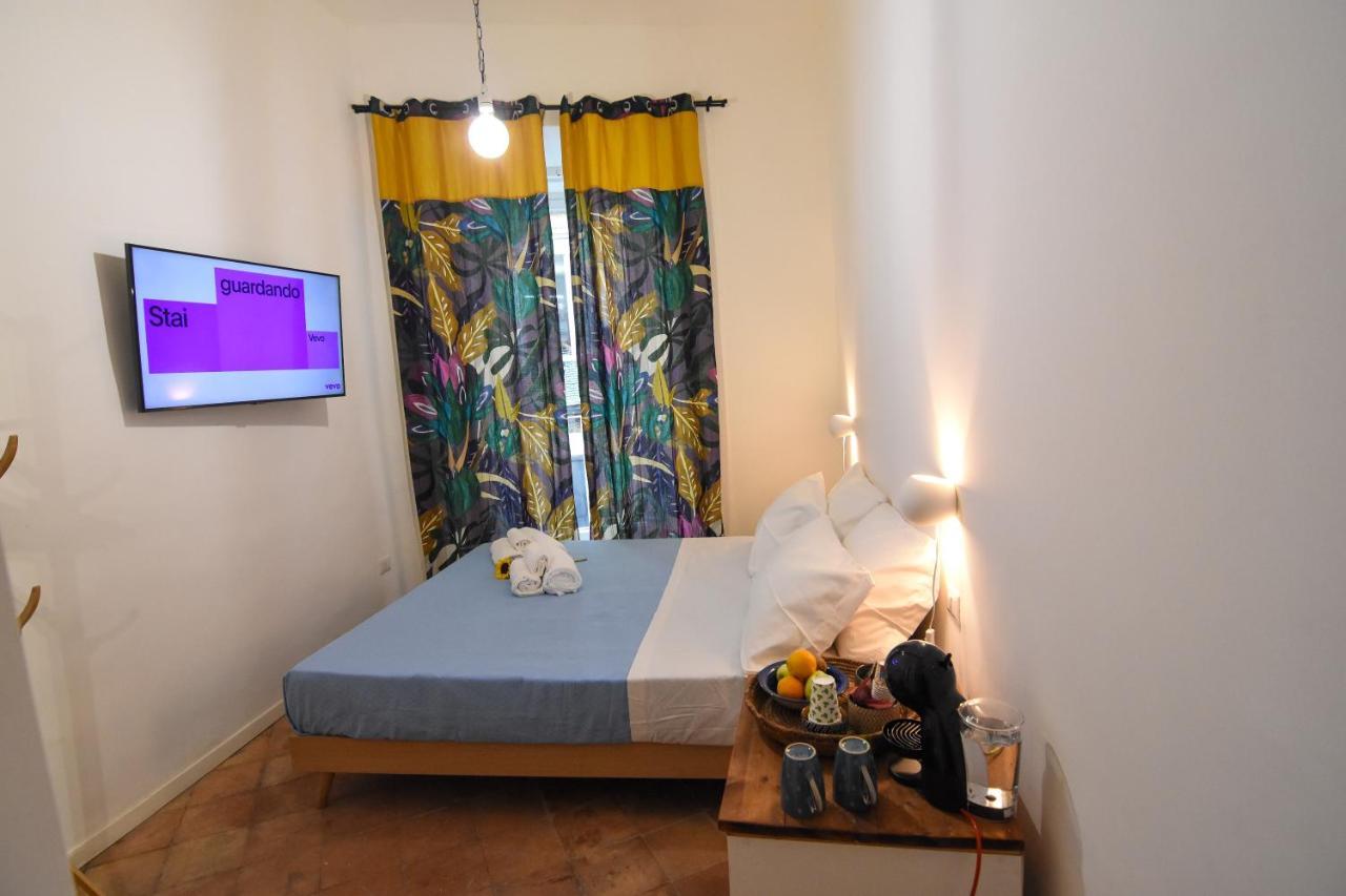 La Dimora Di Artemide B&B เนเปิลส์ ภายนอก รูปภาพ